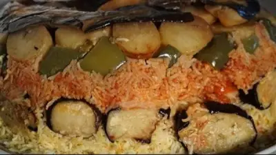 طريقة عمل مقلوبة القرنبيط بالباذنجان بمذاق لا يقاوم