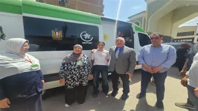 وكيل صحة القليوبية يتفقد قافلة طبية مجانية في بنها