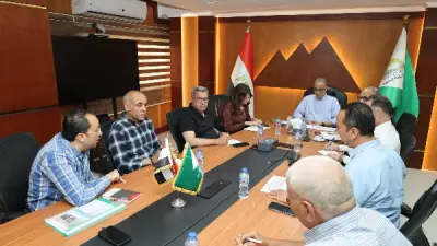 محافظ الجيزة يبحث تحسين النظافة والتصدي للإشغالات بحي جنوب