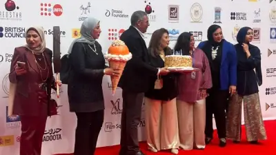 بالتورتة والآيس كريم.. متدربو التروكاج على ريد كاربت ختام مهرجان الإسكندرية للفيلم القصير