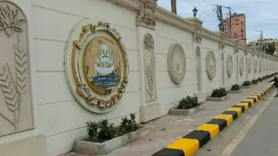 تكثيف أعمال النظافة والتجميل بميادين وشوارع كفر الشيخ