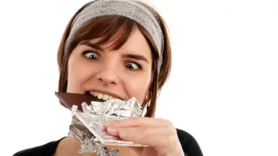 خبير تغذية يحذر: النوتيلا وحلويات الأرفف تدمر الكبد