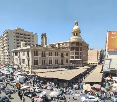 من الزحمة إلى العصرية: العتبة تستعيد بريقها التاريخي