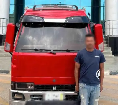 ضبط سائق ميكروباص لتثبيت كلمة خادشة للحياة على زجاج سيارته بالجيزة
