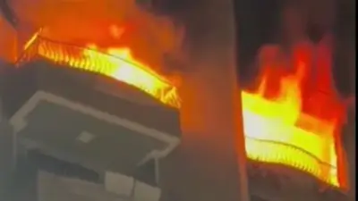 حريق هائل في شقة بالدور العاشر بالدقي والدفع بسيارات إطفاء إضافية
