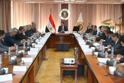 وزير الصناعة: حريصون على تشجيع شركات الأدوية لتصبح مصر مركزا للتصنيع