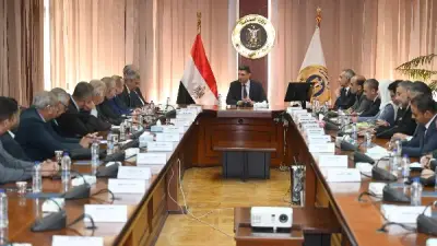 وزير الصناعة يبحث مع غرفة الأدوية تعزيز التصنيع المحلي وزيادة الصادرات