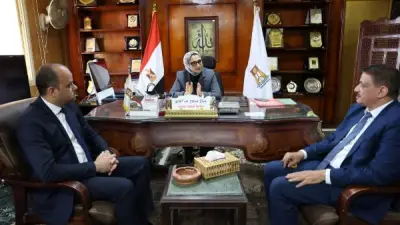 محافظ الوادي الجديد تلتقي السكرتير العام المساعد الجديد لبحث الملفات الحيوية
