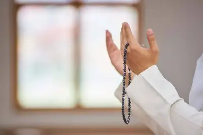 تأمين نبوي على الحياة يغفل عنه كثيرون.. أذكار الصباح والمساء