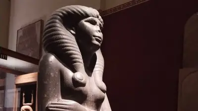 متحف التحرير يعرض تمثالا نادرا للملكة نفرت من عصر الدولة الوسطى