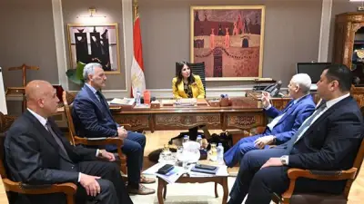 وزيرة الإسكان تبحث مع أميا باور التعاون في تحلية مياه البحر