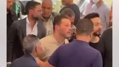 حمادة هلال ينهار بالبكاء في جنازة هاني شاكر