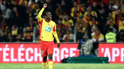 الاتحاد الفرنسي يوقف سعود عبد الحميد مباراتين بعد طرده أمام نيس