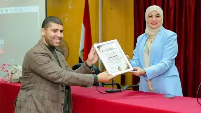 تكريم الزميل محمود زيدان لتحكيمه مشروعات تخرج إعلام كفر الشيخ