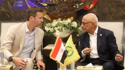 محافظ شمال سيناء يستقبل وفداً هولندياً في مطار العريش الدولي