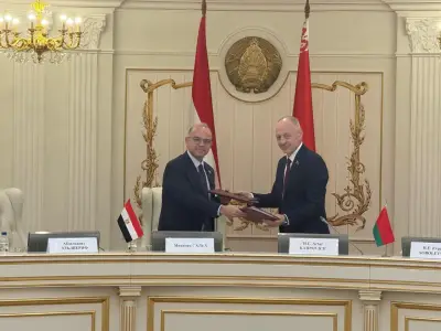 وزير الاستثمار يوقع بروتوكولًا لتوطين صناعات الجرارات والشاحنات بالتعاون مع بيلاروسيا