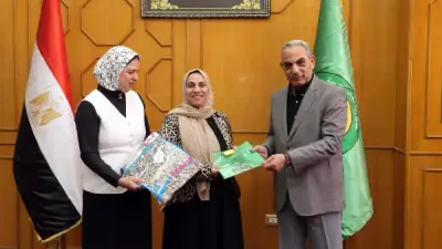 محافظ الإسماعيلية يستقبل حجاج الجمعيات الأهلية ويستمع لمطالبهم