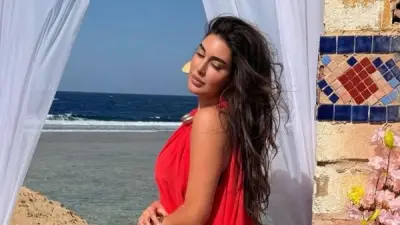 ياسمين صبري تتألق بفستان أحمر أنيق وتخطف الأنظار على إنستجرام