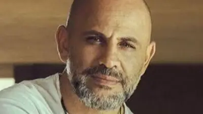 عزيز الشافعي يرد على جدل أغنية شيرين برسالة واثقة
