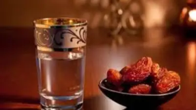 حكم صيام المرأة مع نزيف الرحم وعدم تمييز نوع الدم