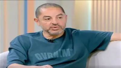 المخرج أحمد شفيق يروي قصة زواجه من أول نظرة عبر الشباك