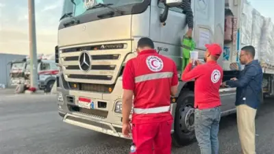 الهلال الأحمر المصري يرسل قافلة مساعدات جديدة إلى غزة محملة بالغذاء والدواء والوقود