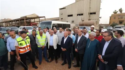 وزير النقل يتفقد مشروع تطوير طريق الصعيد الصحراوي الغربي