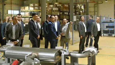 مدبولي: تعزيز التعاون مع القطاع الخاص لدعم توطين صناعة السيارات