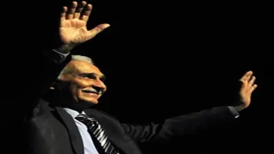 نجل عبدالرحمن أبو زهرة ينفي ترك والده وصية بمرور جنازته من أمام المسرح القومي