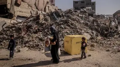 تصعيد إسرائيلي جديد في غزة مع قصف مدفعي وبحري وسط أزمة إنسانية متفاقمة