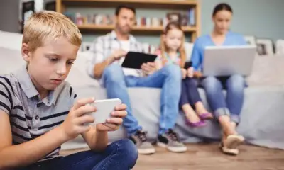 كيف تحولت الخصوصية في عصر السوشيال ميديا لمحتوى يومي فيديو
