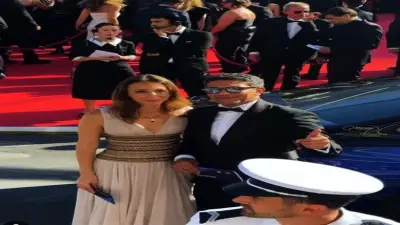 آسر ياسين وزوجته كنزي عبدالله يتألقان في افتتاح مهرجان كان السينمائي