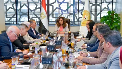 الوزيرة تبحث مع اتحاد الغرف السياحية تعزيز الاستثمار البيئي بشرم الشيخ