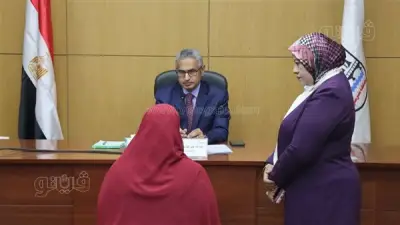 محافظ بني سويف يوجه بصرف إعانة عاجلة لسيدة ومريض خلال لقاء المواطنين