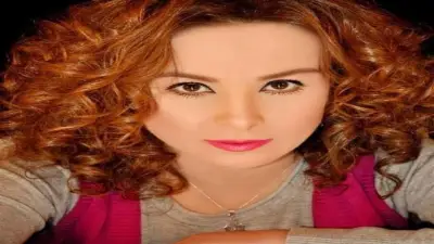 أشرف زكي يطمئن الجمهور على صحة حنان شوقي بعد الأزمة القلبية