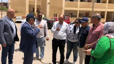 محافظ الدقهلية يتفقد مجمع مدارس الجلاء ويوجه بإزالة المخلفات فورًا