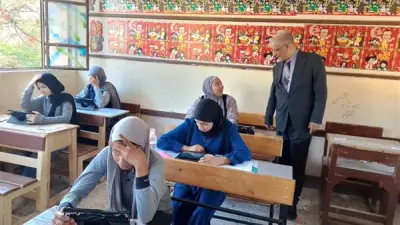 وكيل تعليم قنا يتفقد امتحانات نهاية العام ويؤكد على الانضباط