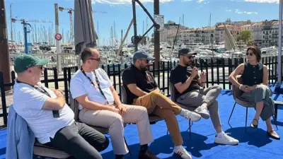 المدير الفني لمهرجان القاهرة السينمائي يشارك في ندوة نقدية بجناح مصر في كان