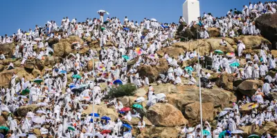 فتاوى الحج: تعرف على أعمال الحاج يوم عرفة وأحكام الوقوف بعرفة