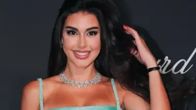 ياسمين صبري تثير الجدل بإطلالة شراشيب في مهرجان كان