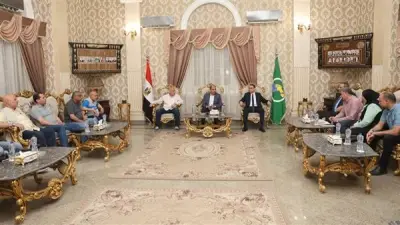 محافظ المنيا يتابع مشروعات مياه الشرب والصرف الصحي مع نائب وزير الإسكان