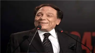 علاقة عادل إمام بوالده: أبعده عن السياسة ونصحه بالحب