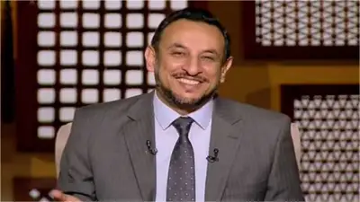 كيف يتقرب المسلم إلى الله بالفضائل وترك الرذائل؟ رمضان عبدالمعز يجيب