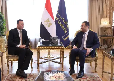 وزير الاتصالات يعلن خطة متكاملة لتنفيذ مشروعات التعاون مع الجهاز المركزي للإحصاء