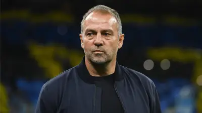 فالنسيا ضد برشلونة: فليك وأراوخو ينقلان كأسي الليجا والسوبر للمتحف