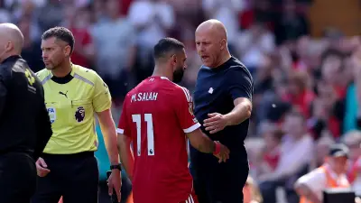 تمرد صامت في ليفربول.. أرنولد يدعم انتفاضة صلاح ضد سلوت