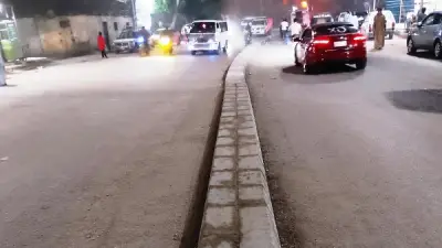 غلق فتحة عشوائية بميدان الزلابية بأسوان للحد من الحوادث المرورية