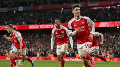 آرسنال يحتفل بلقب الدوري الإنجليزي بعد تعثر مانشستر سيتي