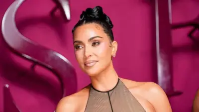 كيم كارداشيان تطلب تعويضاً رمزياً من لصوص مجوهراتها في باريس