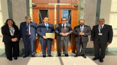 وزير الصحة يهنئ نائبه عمر قنديل بجائزة نيلسون مانديلا العالمية